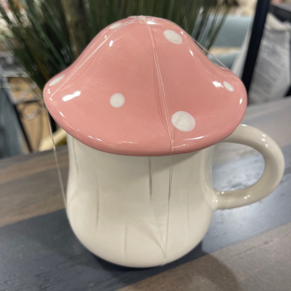 Pink Mushroom Toadstool Ceramic Handpainted Coffee Mug with Lid Topper NEW